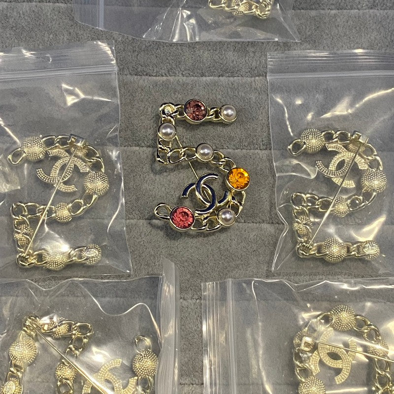 CC NO.5 Color Crystal Brooch