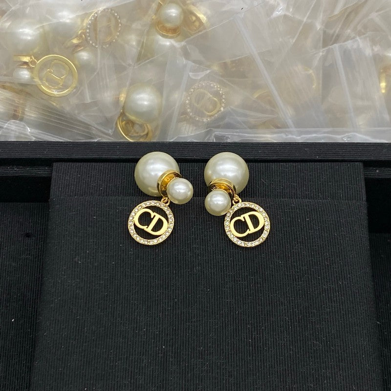 CD Tribales Pearls Earrings
