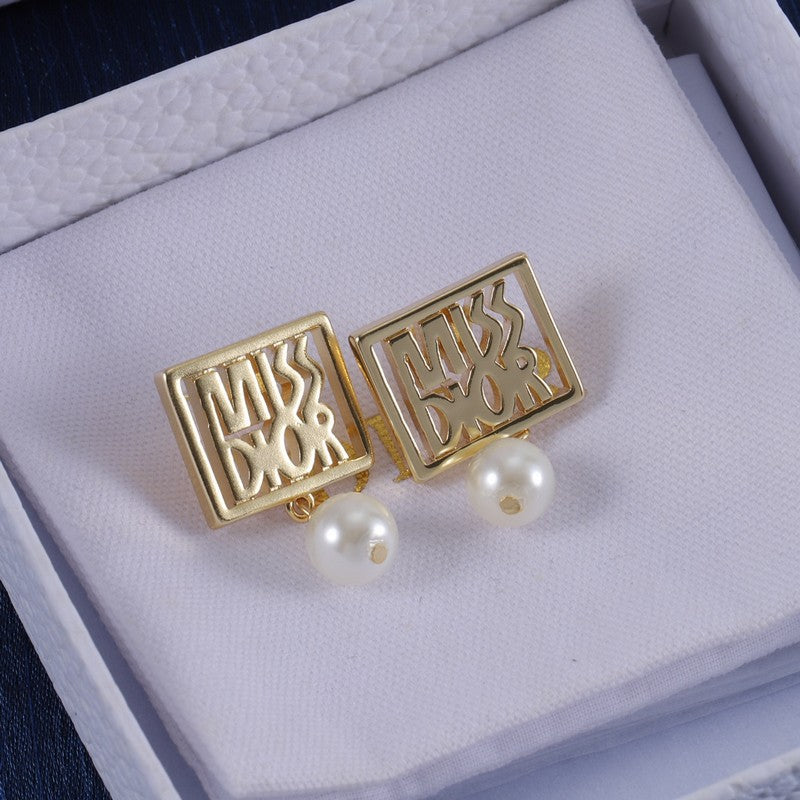 CD Miss Pearl Gold Earrings