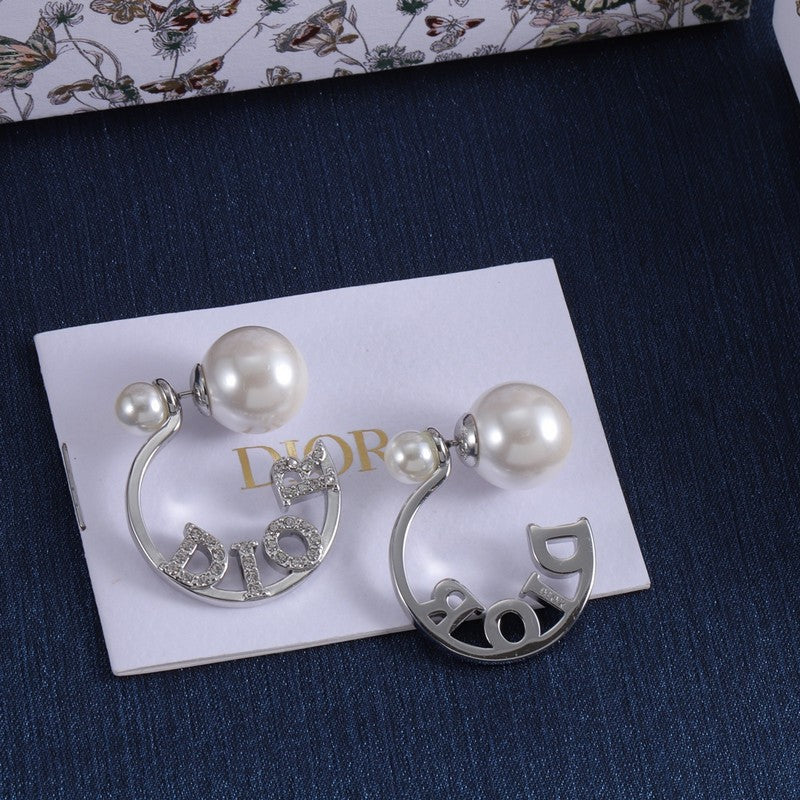 CD Tribales Pearl Earrings