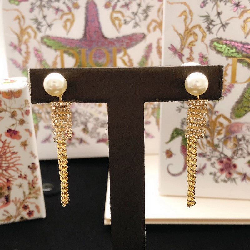 CD Tribales Pearl Chain Earrings