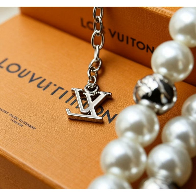 Louis Dandy Pearls Necklace