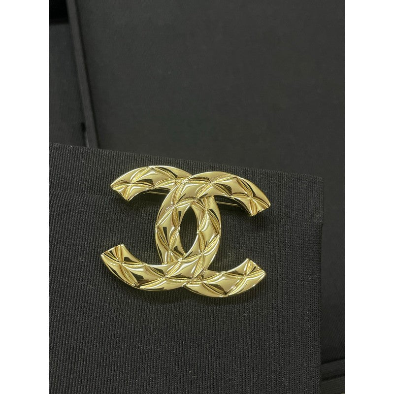 CC Pattern Gold Brooch