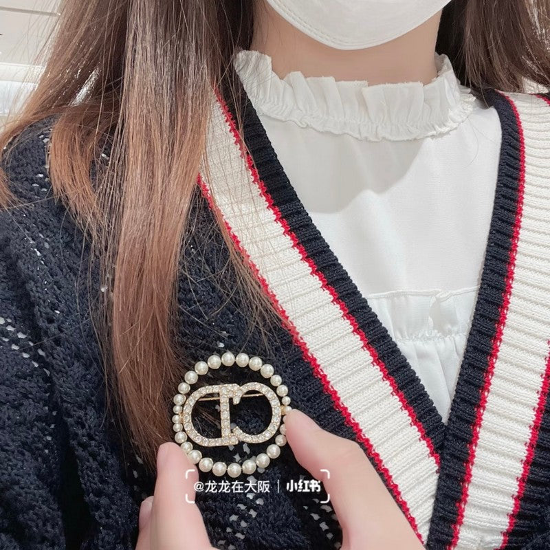 CD Pearls Brooch