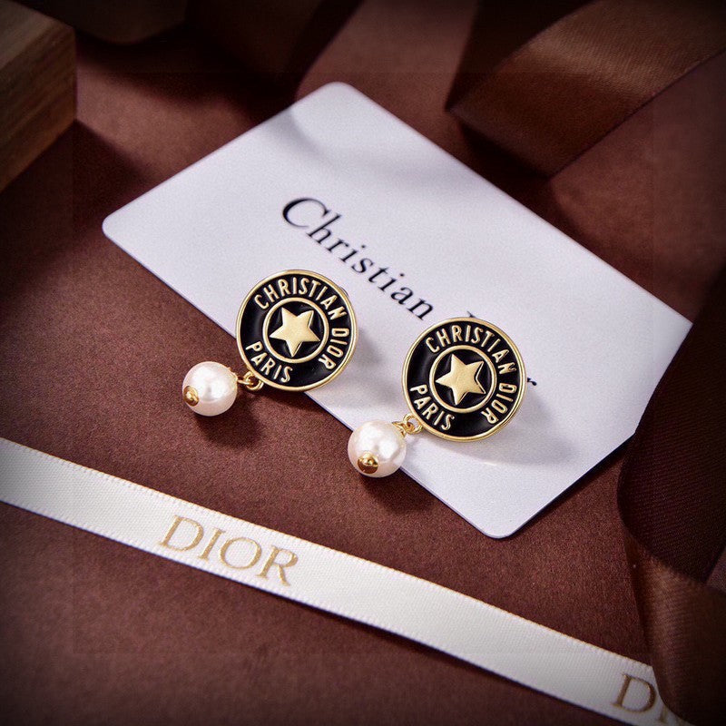CD Tribales Pearl Earrings