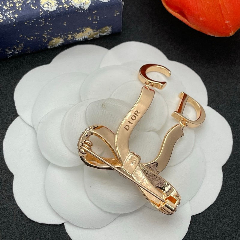 CD Bow Tie Diamond Gold Brooch