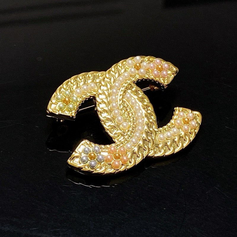 CC White & Pink Pearl Gold Brooch