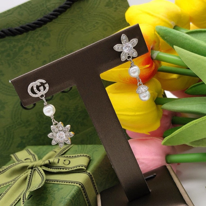 GG Diamond Flower White Gold Earrings