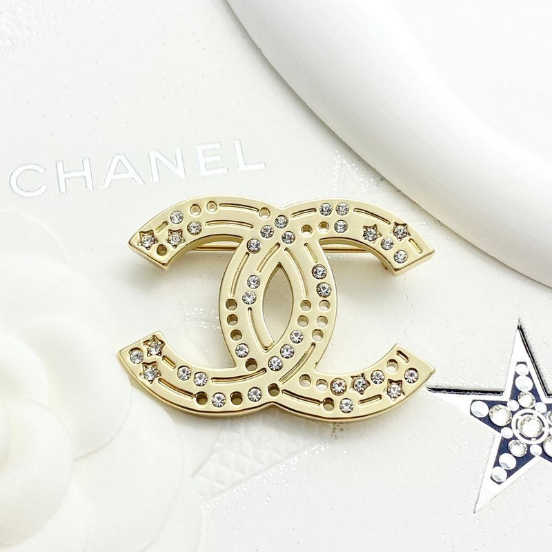 CC 24A Diamond Gold Brooch