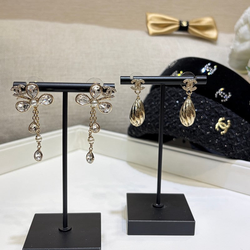 CC 26P Lucky Clover Crystal Long Earrings