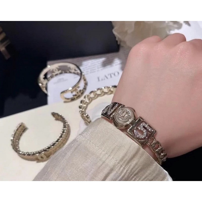 CC NO.5 Pearl Oepn Cuff Bracelet