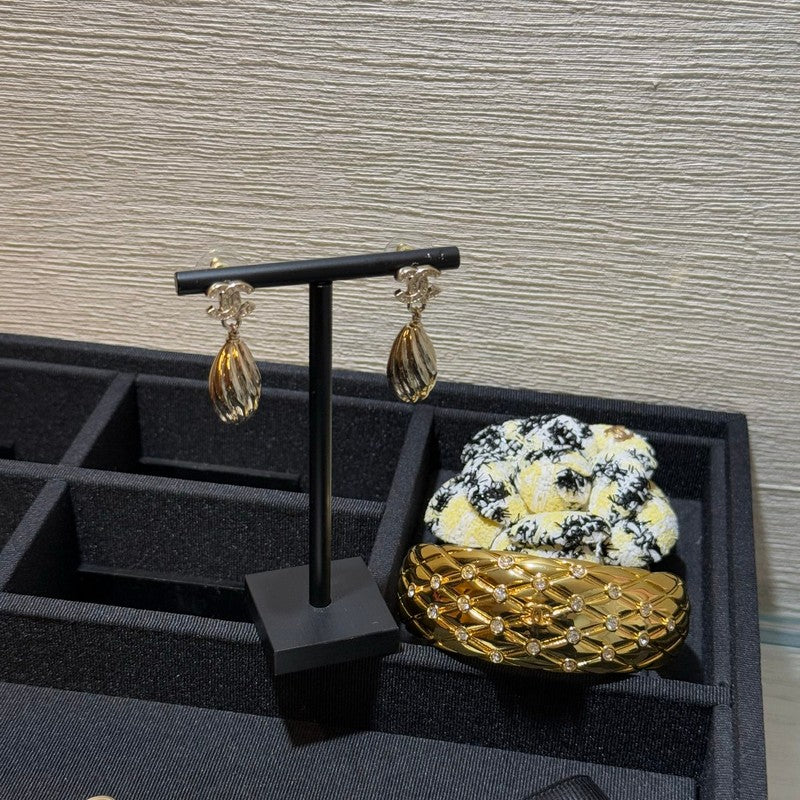 CC 26P Gold Drop Earrings