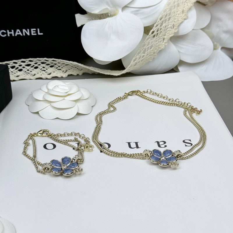CC 26C Blue Flower Choker Necklace