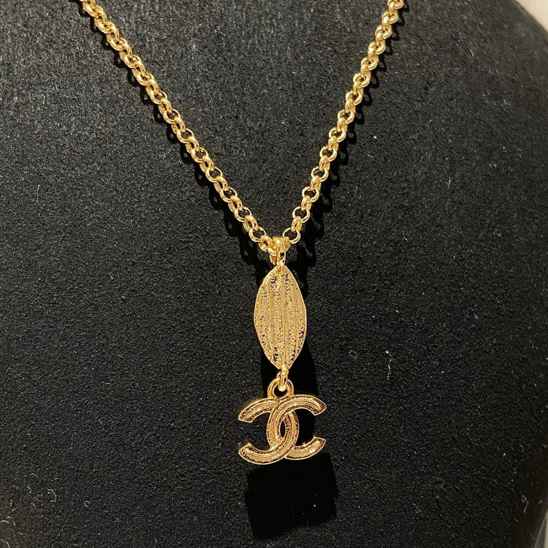 CC 26C Vintage Diamond Pendant Necklace