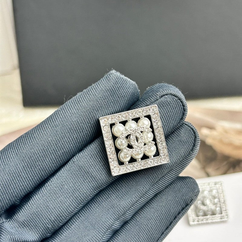 CC Diamond & Pearl Square Earrings