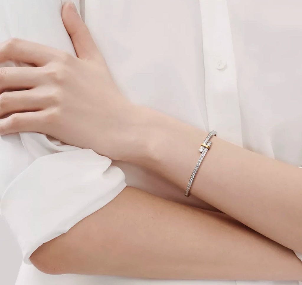 Tiff Edge Hinged Bypass Bangle Bracelet