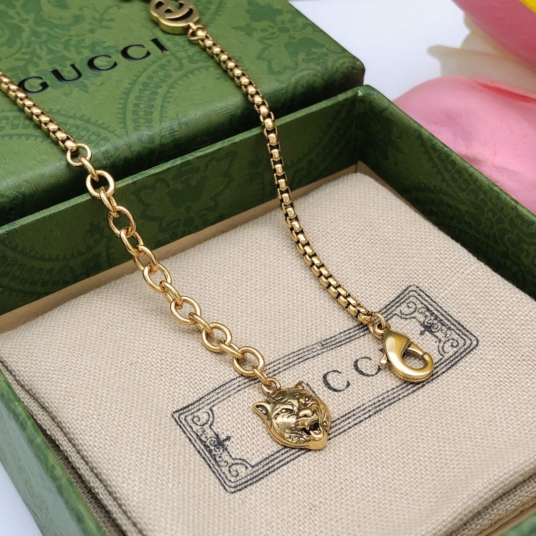 GG Interlocking G Red Flowers Necklace