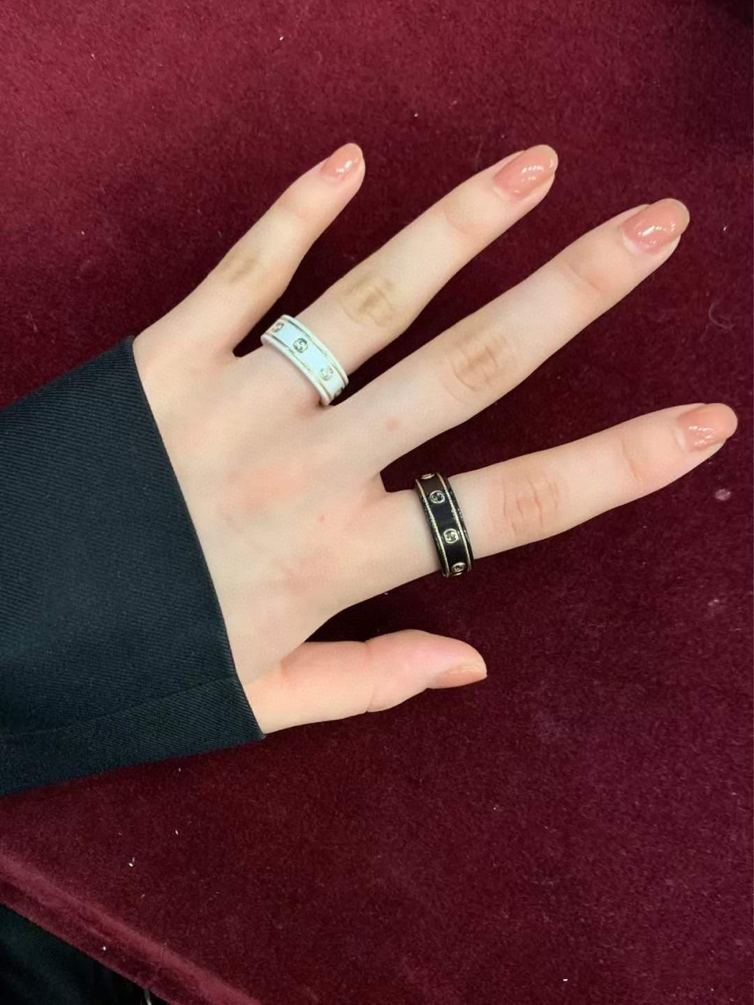 GG Interlocking G Icon Black Corundum Ring