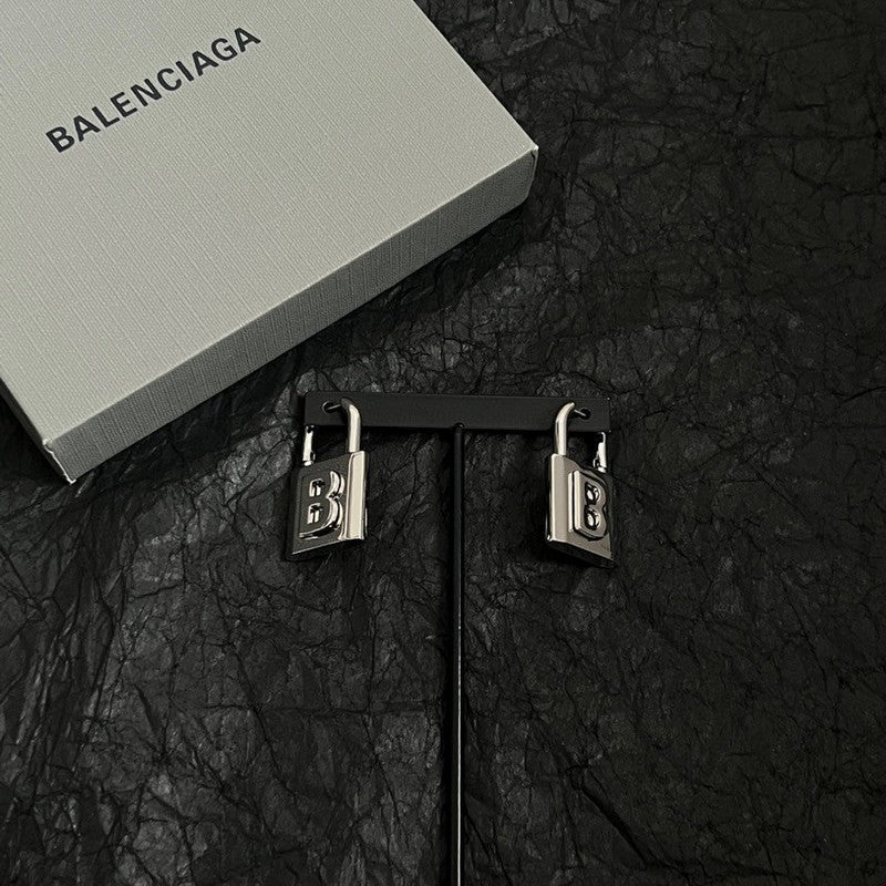 BB Lock White Gold Earrings