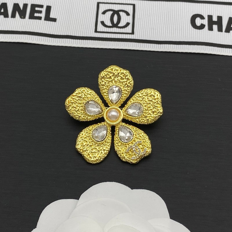 CC Pearl Gold Brooch