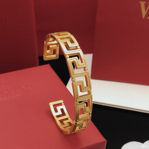 Vers Gold Bracelet