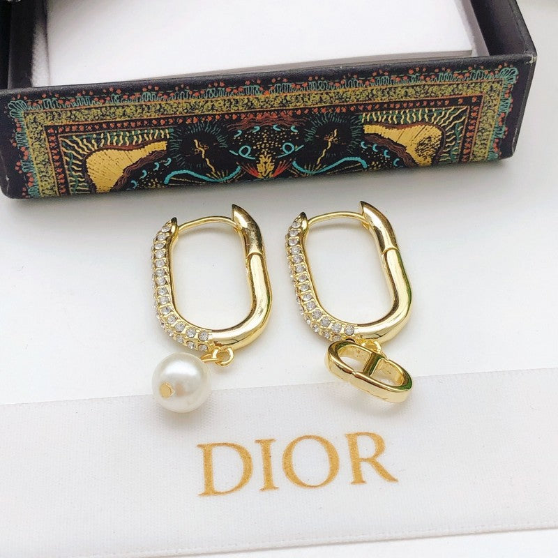 CD D-Fusion Pearl Earrings