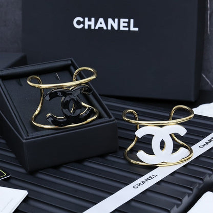 CC 24A Black & White Gold Bracelet