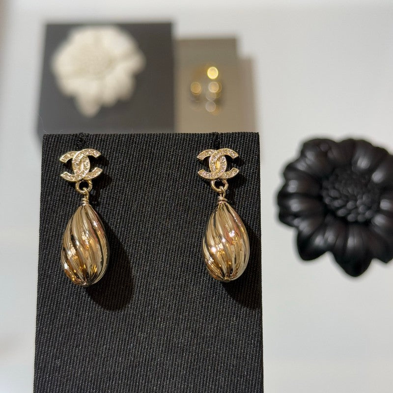CC 26P Gold Drop Earrings