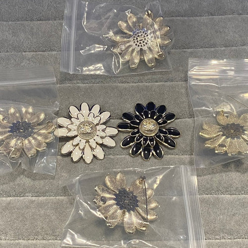 CC Bkack Gold Flower Brooch