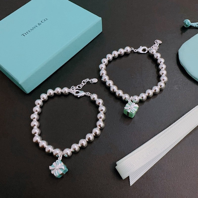 Return to Tiffany Blue Gift Box Bracelet
