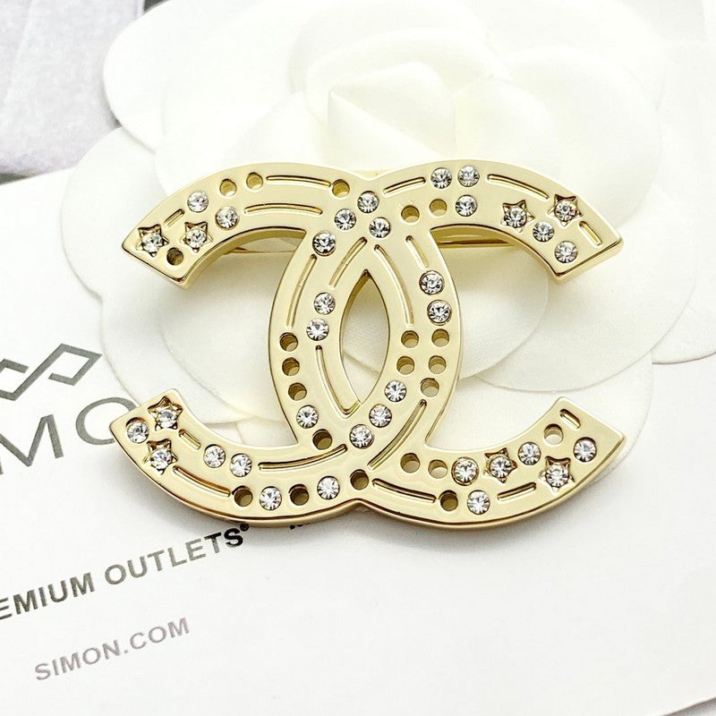 CC 24A Diamond Gold Brooch