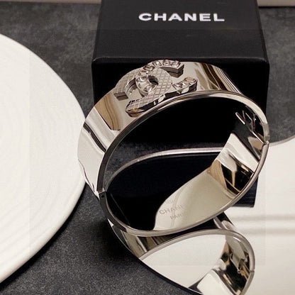 18K CC White Gold Cuff Bracelet