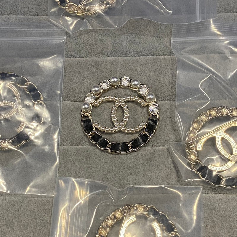 CC Diamond & Pearl Leather Brooch
