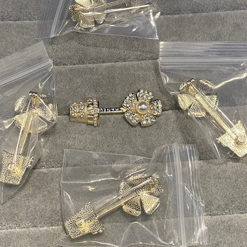 CC Plant Flower Diamond Gold Brooch
