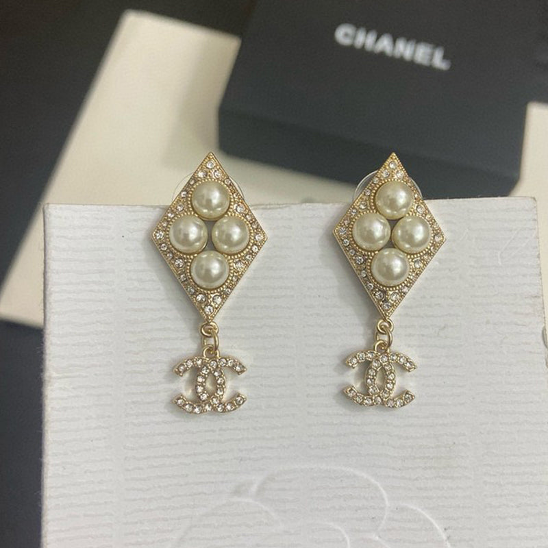 CC Rhombic Pearl Pendant Earrings