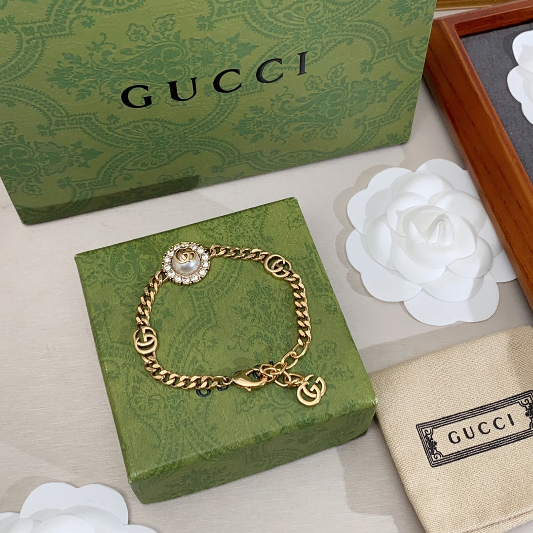 GG Interlocking G Pearl Chain Bracelet
