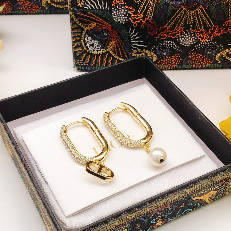 CD D-Fusion Pearl Earrings