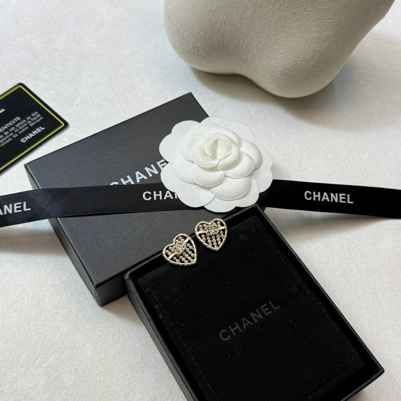 CC Pearl Heart Earrings