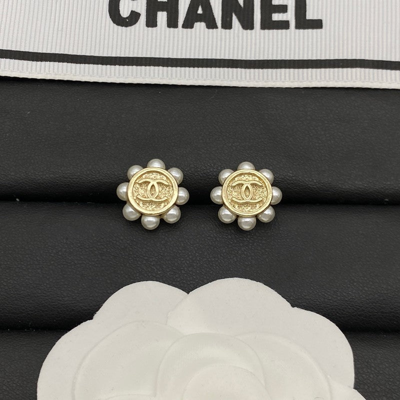 CC Round Pearl Earrings