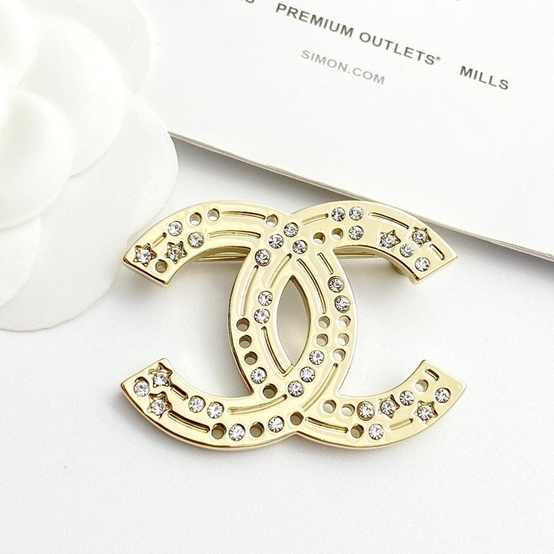 CC 24A Diamond Gold Brooch