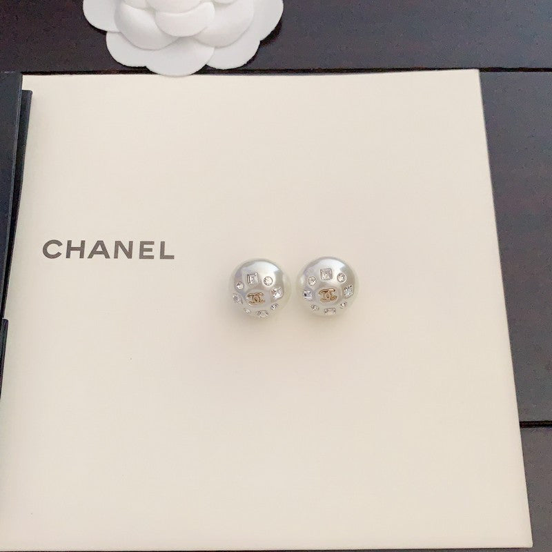 CC Pearl Round Crystal Earrings