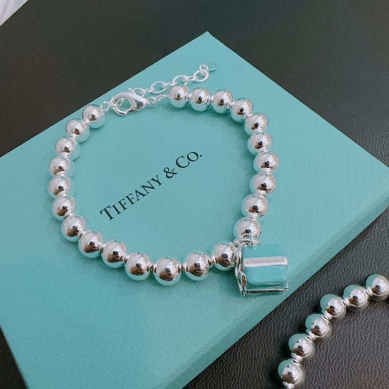 Return to Tiffany Blue Gift Box Bracelet