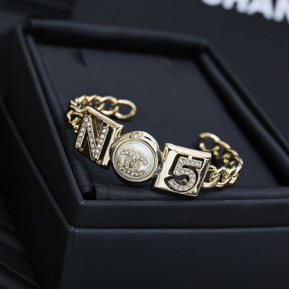 CC NO.5 Pearl Oepn Cuff Bracelet