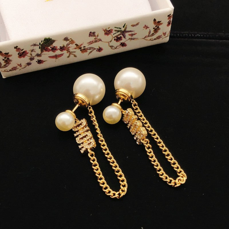 CD Tribales Pearl Chain Earrings