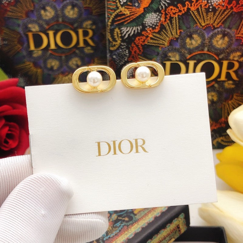 CD Pearl & Gold Earrings