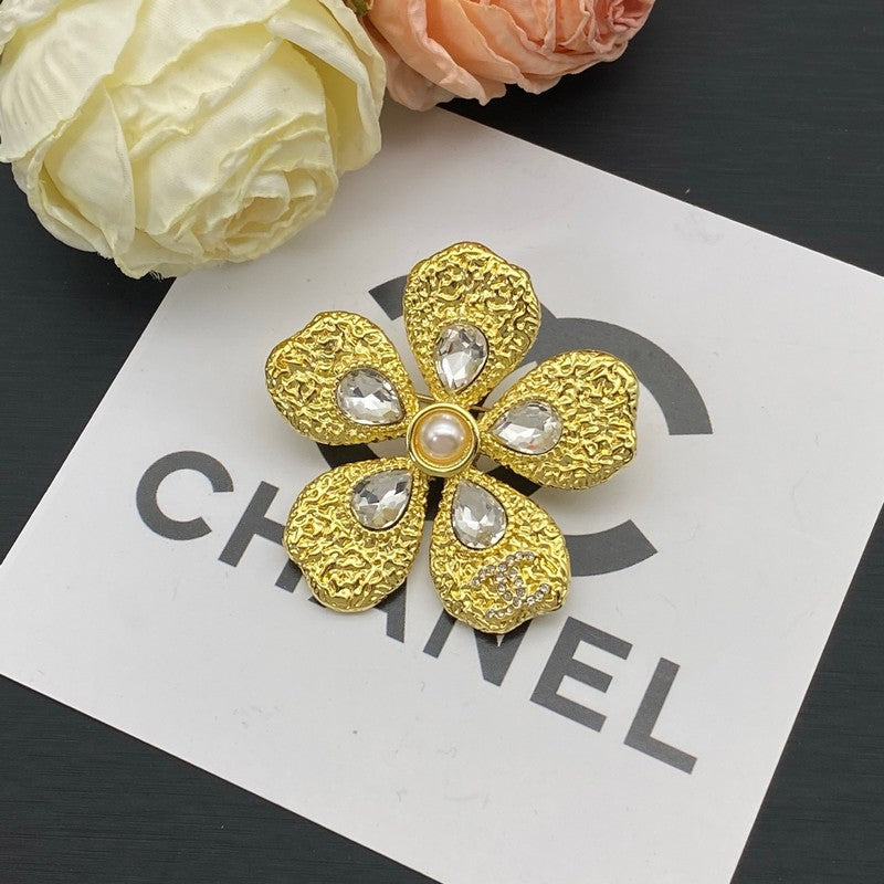 CC Pearl Gold Brooch