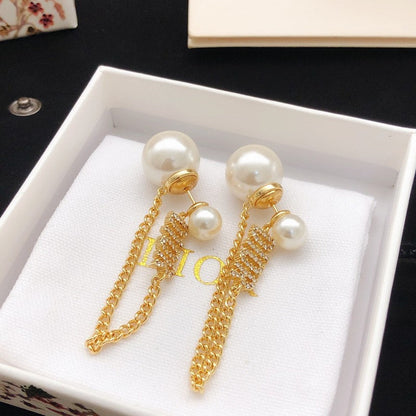 CD Tribales Pearl Chain Earrings