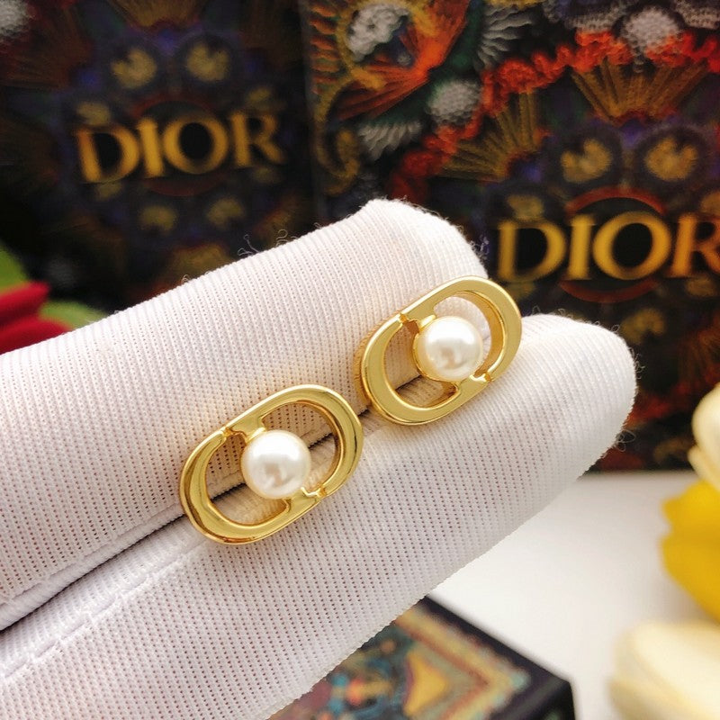 CD Pearl & Gold Earrings