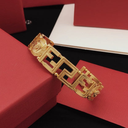 Vers Gold Wide Bracelet