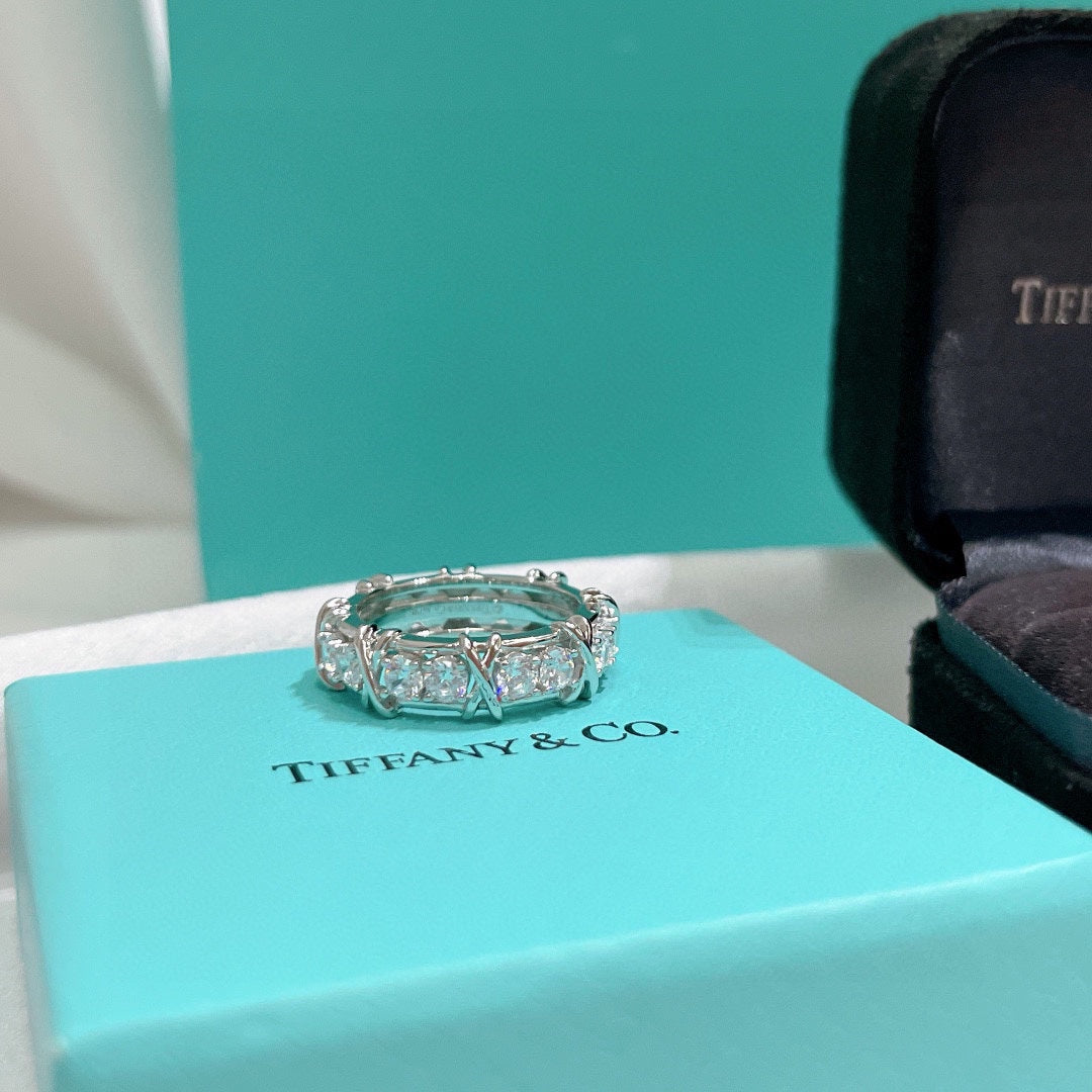 Tiff Schlumberger Eighteen Stone Ring